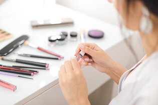 Minimalistische Beauty-Routine etablieren